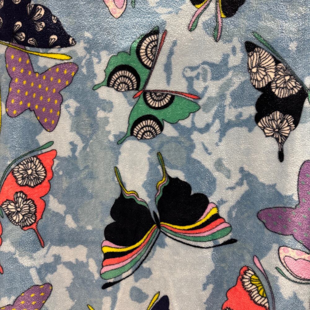 Vera Bradley Butterfly Throw Blanket Plush Fleece 48.5" x 90" - Picture 3 of 5